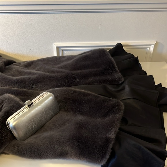 Vince Camuto faux fur jacket size small colour aubergine - Picture 12 of 12